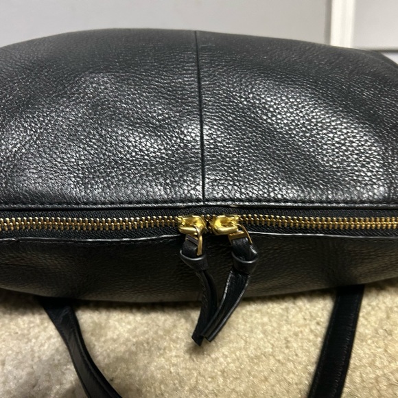 Tory Burch Black Shoulder Bag with Gold Accents - Picture 4 of 8